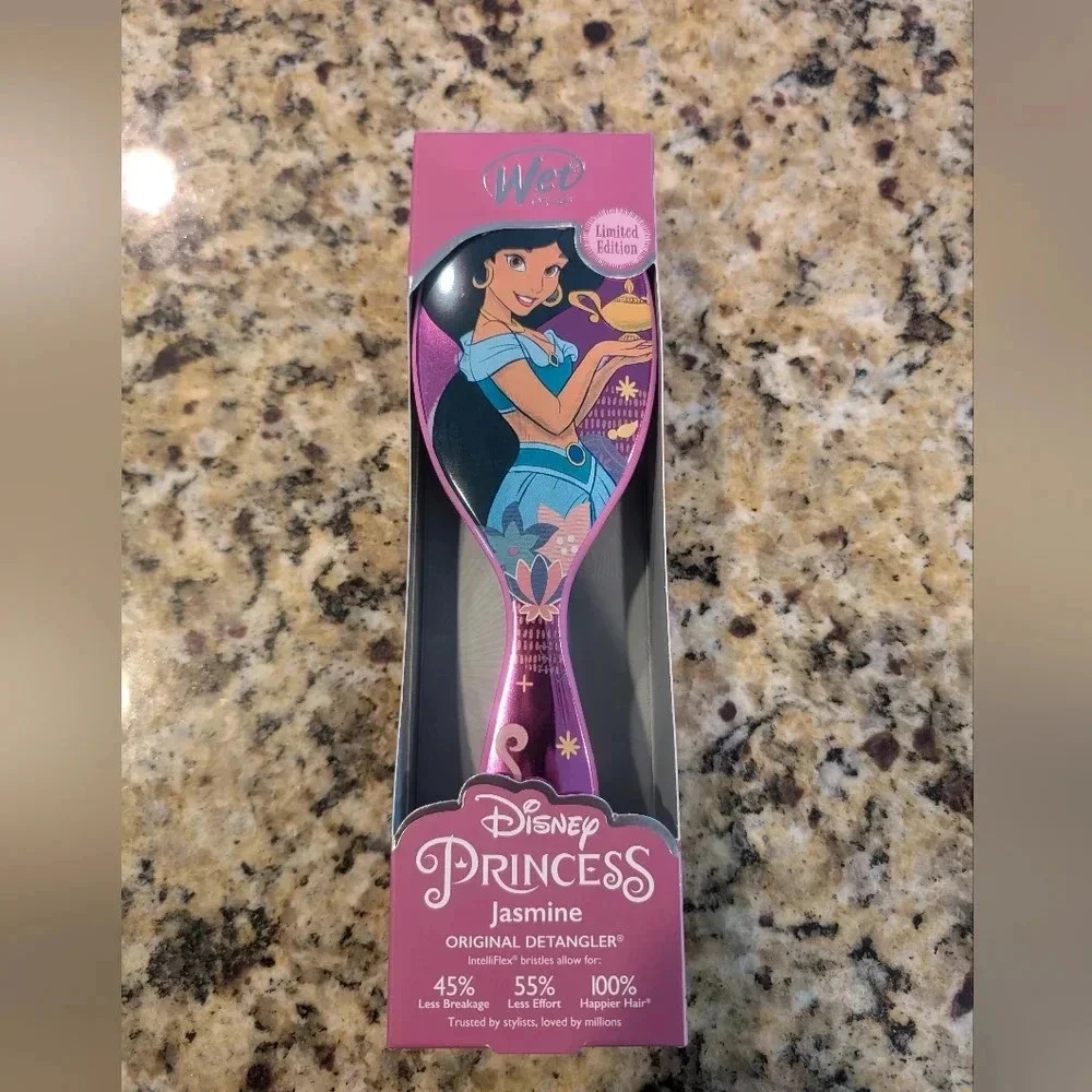 ⭐2/$25⭐Wet Brush Original Detangler Brush Jasmine, Disney Princess limited ed - Picture 2 of 7